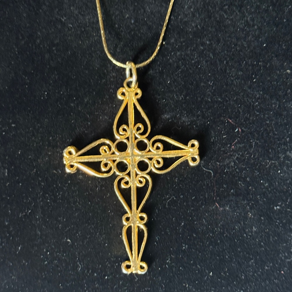 Intricate Gold Filigree Cross Necklace